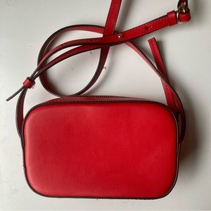 Gap Mini faux leather crossbody camera bag (red)